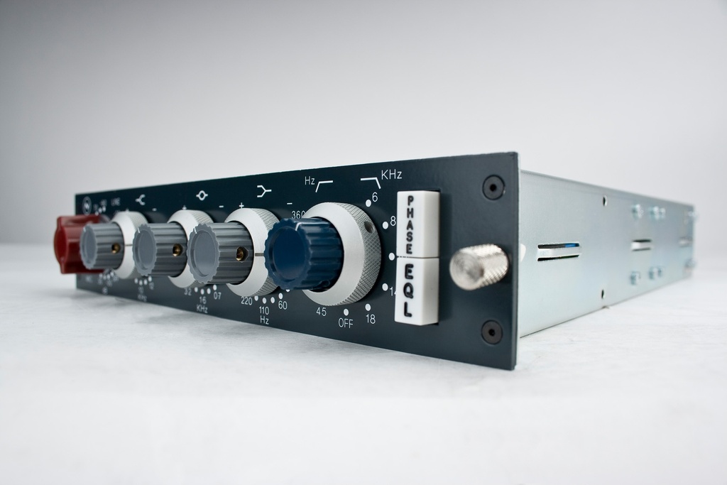 AMS Neve refined detail image 5