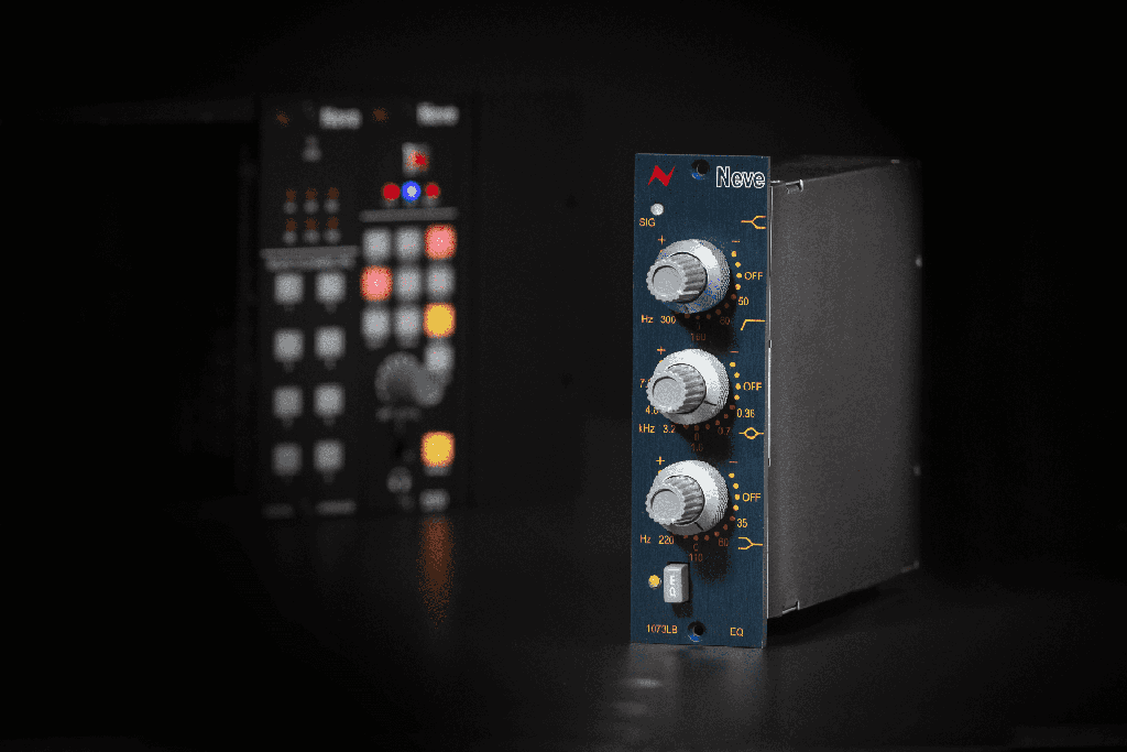 AMS Neve 1073LBEQ Glamour View